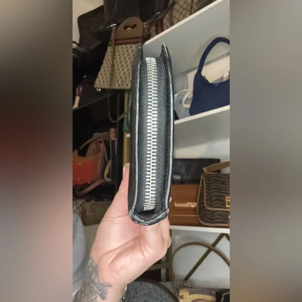 SAINT LAURENT leather croc embossed long zipper black wallet - Picture 3 of 8